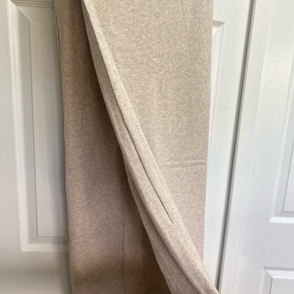 GAP Scarf  one Size, Color: Beige. - Picture 8 of 14